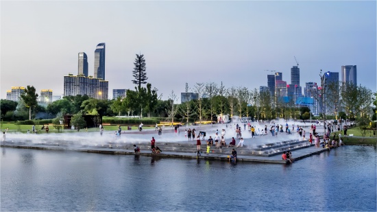 南京城市中央公园：南京河西城市生态公园